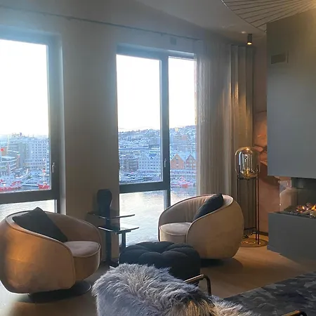 Vindlys Luxury Penthouse アパート トロムソ