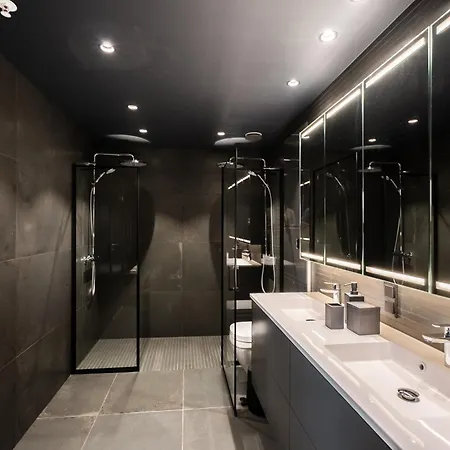 Vindlys Luxury Penthouse アパート トロムソ