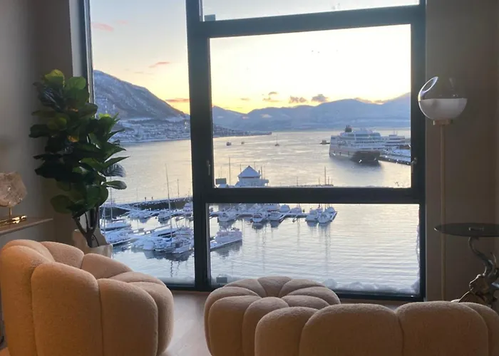 Northstay - Vindlys Luxury L Penthouse Apartments L City Center 트롬쇠